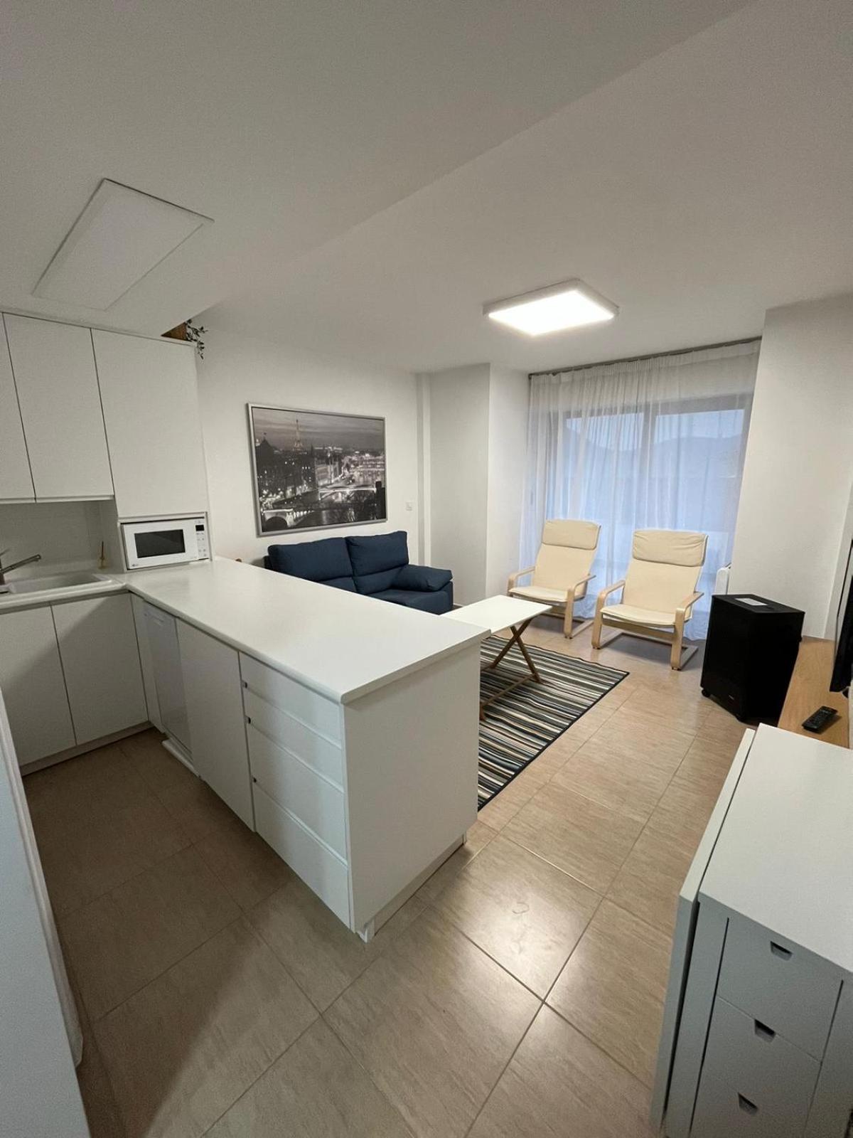 Apartamento Con Terraza,2 Min De La Playa, Арес Екстер'єр фото